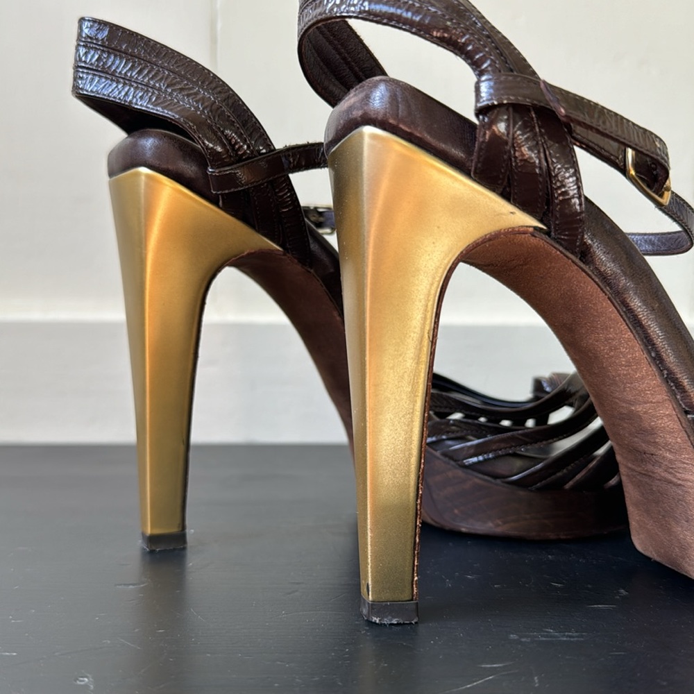 Chloé Brown Strappy Sandal with Gold Heels Size 38 1/2